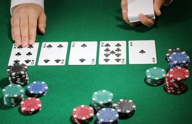 Yeşil masada Poker ayarı