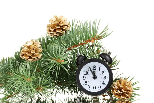 Albero di Natale verde e orologio isolato su bianco — Foto Stock