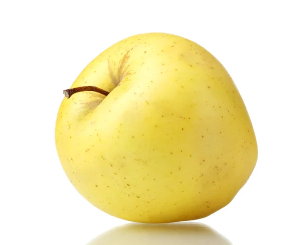 Rijpe gele appel geïsoleerd op wit — Stockfoto