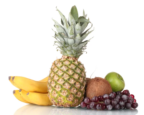 Frutas tropicais frescas isoladas a branco — Fotografia de Stock