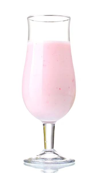 Молочный коктейль на белом — стоковое фото