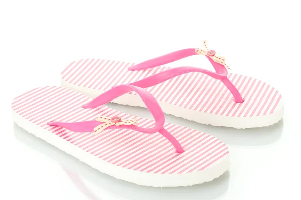 Розовые пляжные туфли изолированы на белый — стоковое фото