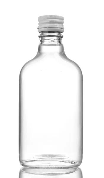 Botella de vodka aislada sobre blanco — Foto de Stock