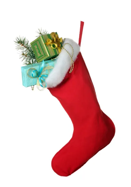 Weihnachtssocke mit Geschenken isoliert auf weiß — Stockfoto