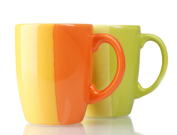 Duas xícaras de cor isoladas em branco — Fotografia de Stock