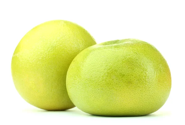 Dos pomelos verdes aislados en blanco —  Fotos de Stock