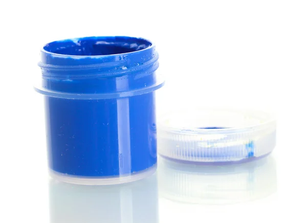 Frasco com guache azul isolado no fundo branco close-up — Fotografia de Stock