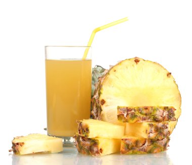 ? ineapple suyu ve ananas izole beyaz