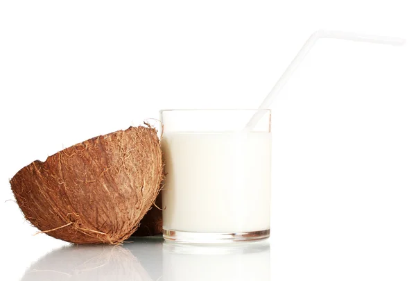Kokosmjölk och kokos isolerad på vit — Stockfoto