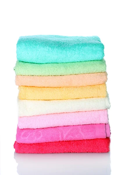 Asciugamani luminosi isolati su bianco — Foto Stock