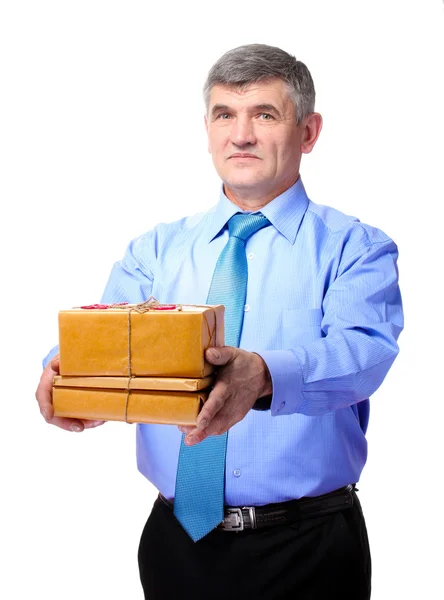 Бизнесмен с посылками коробки изолированы на белом — стоковое фото
