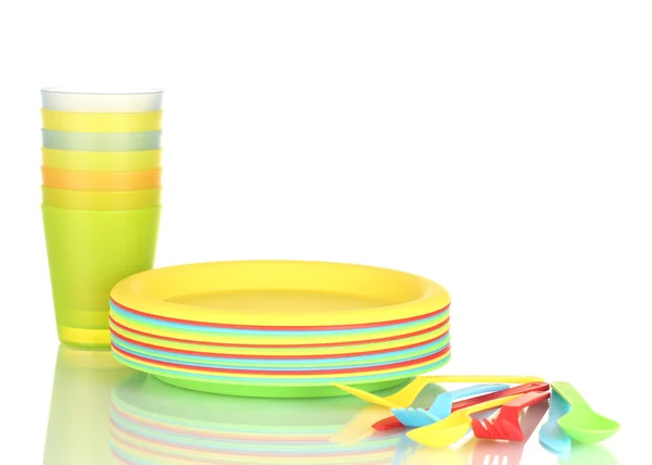 Světlé plastové jednorázové nádobí izolovaných na bílém pozadí — Stock fotografie