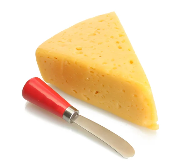 おいしいチーズ、白で隔離されるナイフ — ストック写真