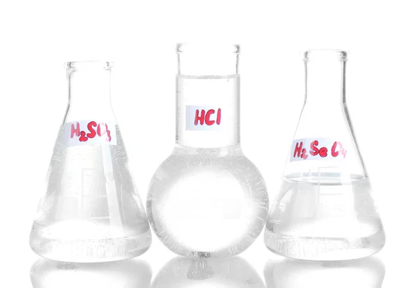 Tubos de ensaio com vários ácidos e produtos químicos isolados a branco — Fotografia de Stock