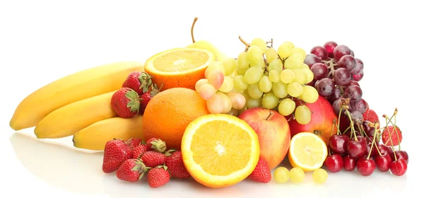 Exotické ovoce a bobule izolovaných na bílém — Stock fotografie