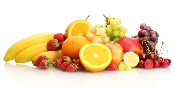 Екзотичні фрукти та ягоди ізольовані на білому — стокове фото