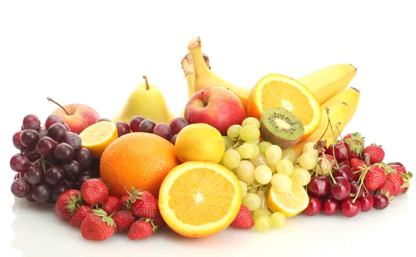 Egzotyczne owoce i jagody na białym tle — Zdjęcie stockowe