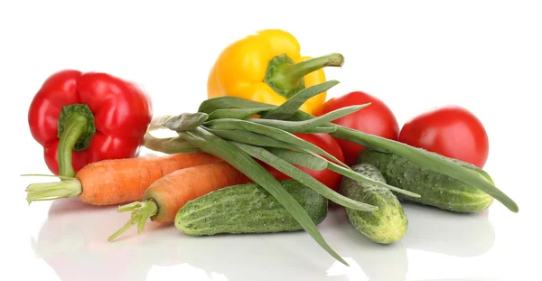 Légumes frais isolés sur blanc — Photo