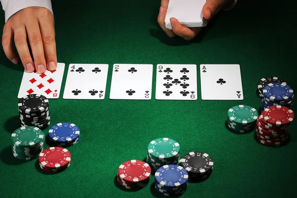 Poker inställningen på gröna bordet — Stockfoto