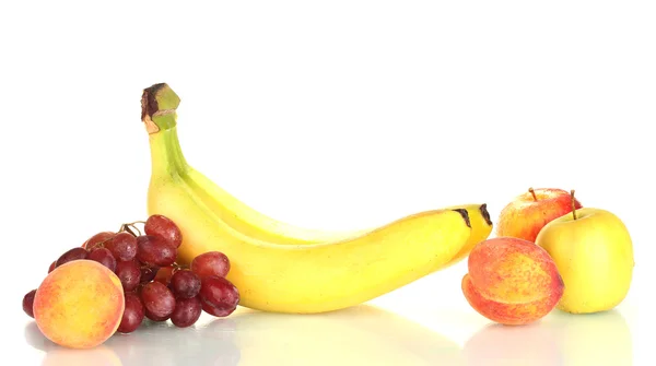 Ώριμα φρούτα απομονωμένα σε λευκό — Φωτογραφία Αρχείου