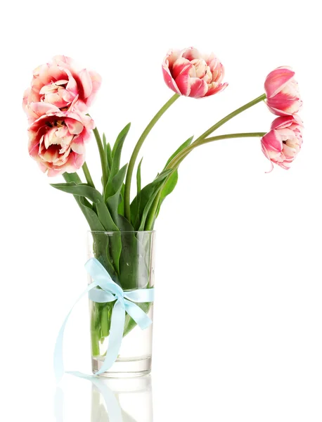 Piękne tulipany w wazonie na białym tle — Zdjęcie stockowe