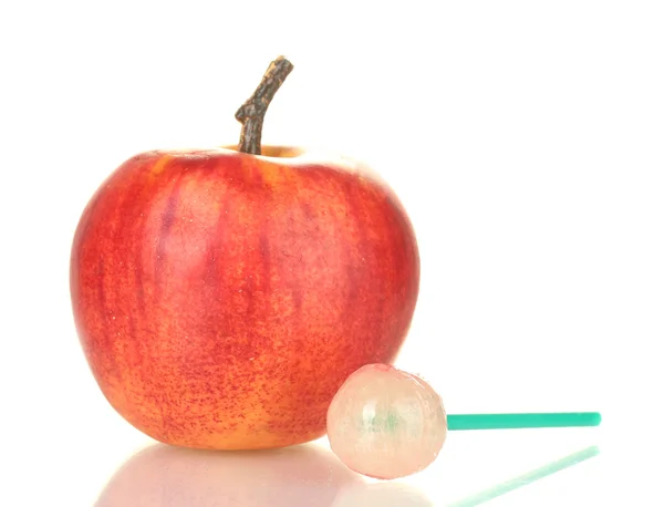 Καραμέλα αρωματισμένη με μήλο και μήλο που απομονώνονται σε λευκό — Φωτογραφία Αρχείου
