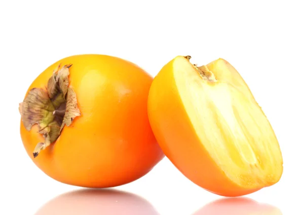 白で隔離される 1 つと半分の食欲をそそる柿 — ストック写真