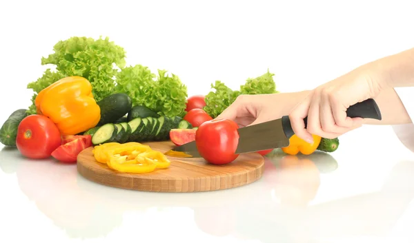 女人手切蔬菜厨房黑板上 — 图库照片