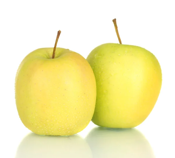 Ώριμα πράσινα μήλα που απομονώνονται σε λευκό — Φωτογραφία Αρχείου