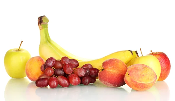 Frutas maduras aisladas en blanco — Foto de Stock