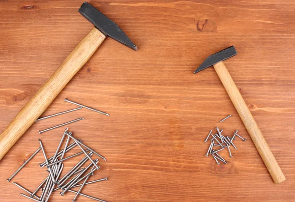Conjunto de ferramentas e instrumentos sobre fundo de madeira — Fotografia de Stock