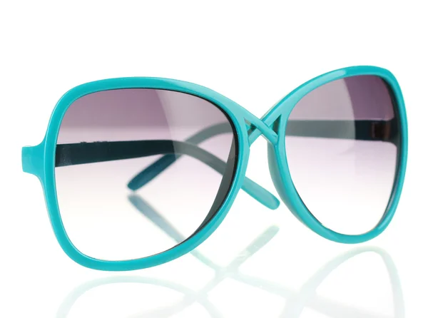 Fashionabla kvinnors blå solglasögon isolerad på vit — Stockfoto