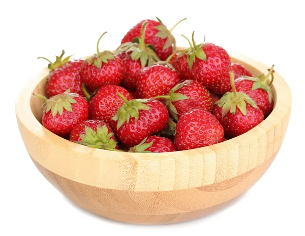 Sweet ripe strawberries in wooden bowl isolated on white — Stock Photo, Image