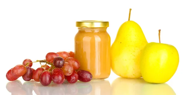 Burk med barnmat frukt och frukt isolerad på vit — Stockfoto