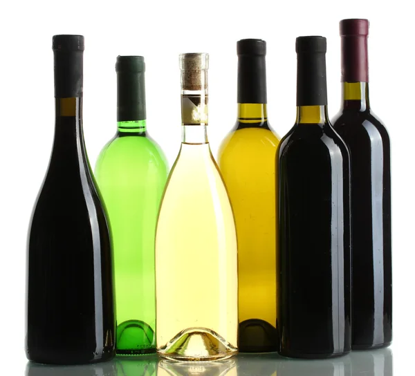 Flaschen Wein isoliert auf weiß — Stockfoto