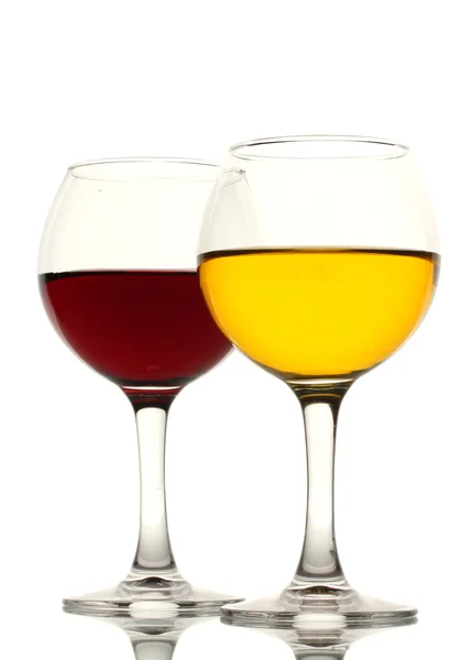 Două pahare de vin izolate pe alb — Fotografie, imagine de stoc