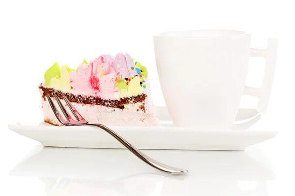 Kremalı pasta ve üzerinde beyaz izole Kupası — Stok fotoğraf