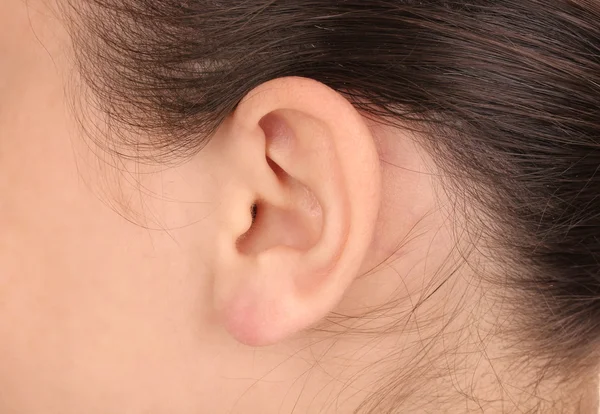 Close-up do ouvido humano — Fotografia de Stock