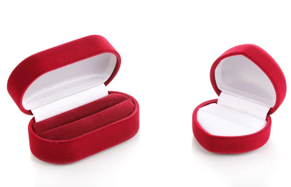 Scatole di gioielli rosse isolate su bianco — Foto Stock