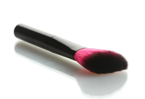 Růžový kartáč pro make-up izolovaných na bílém — Stock fotografie