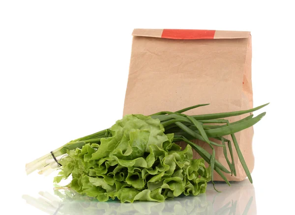 Gesloten papieren zak met voedsel geïsoleerd op wit — Stockfoto