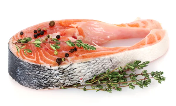 Rode vis met spise en tijm geïsoleerd op wit — Stockfoto
