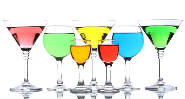 Alcoholhoudende cocktails geïsoleerd op wit — Stockfoto