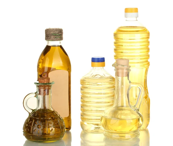 Olivlundar och solrosfält oljan i flaskor och små karaffer isolerad på vit — Stockfoto