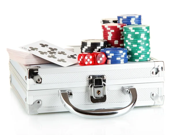Набір покеру на металевому футлярі ізольовано на білому фоні — стокове фото