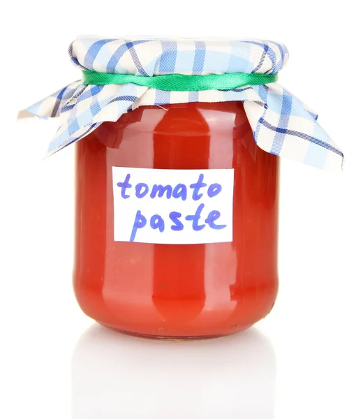 Tarro con pasta de tomate aislado en blanco — Foto de Stock