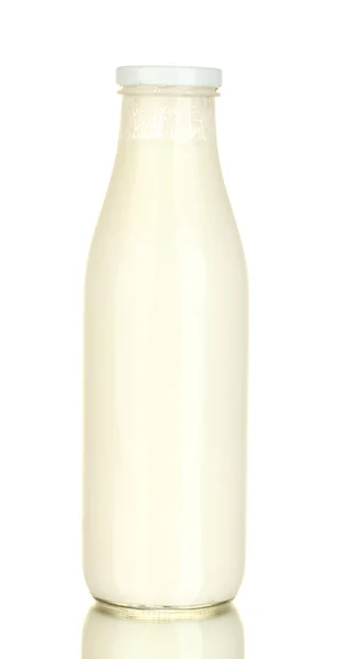 Butelka mleko na białym tle na białe tło zbliżenie — Zdjęcie stockowe