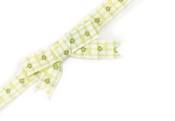 Beyaz izole şerit ve güzel Yeşil Yayla — Stok fotoğraf