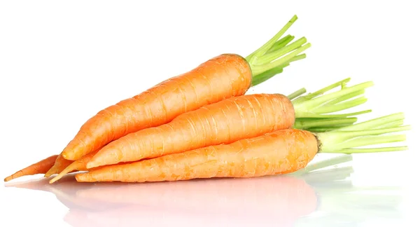 Νωπά καρότα που απομονώνονται σε λευκό — Φωτογραφία Αρχείου