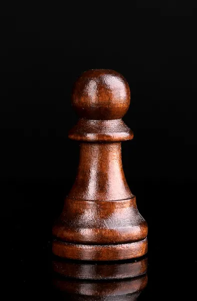 Pieza de ajedrez aislada sobre negro —  Fotos de Stock